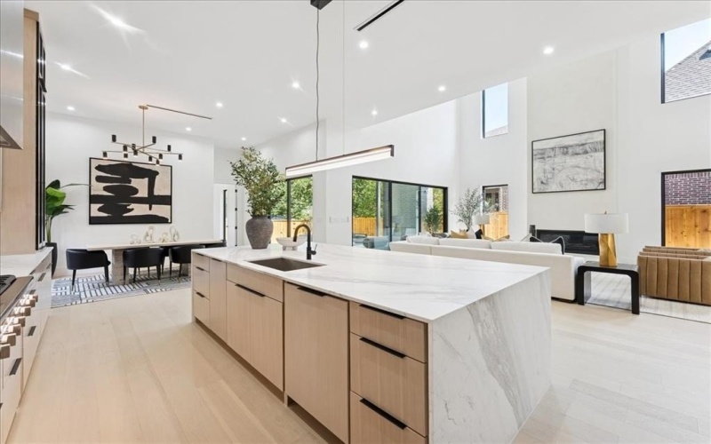 7111 Coronado Avenue, Dallas, TX 75214, 5 Habitaciones Habitaciones , ,6 BañosBaños,Residential,En Venta,7111 Coronado Avenue,0,21076517