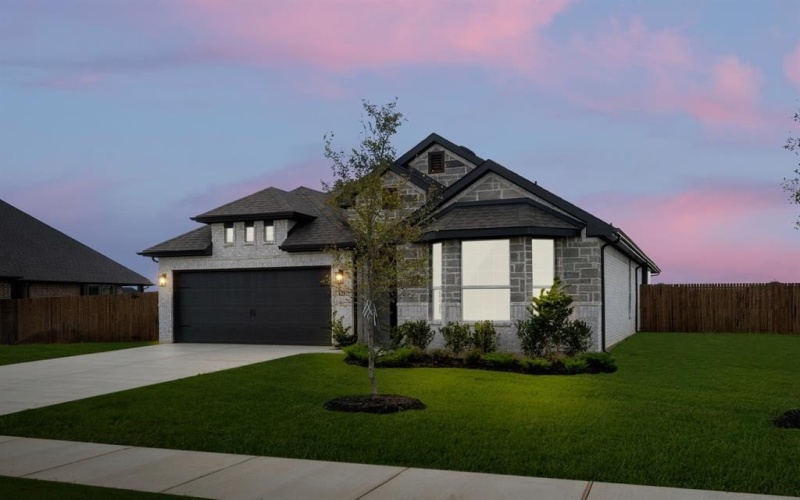 121 Grey Wolf Court, Godley, TX 76044, 3 Bedrooms Bedrooms, ,2 BathroomsBathrooms,Residential,For Sale,121 Grey Wolf Court,0,21076857