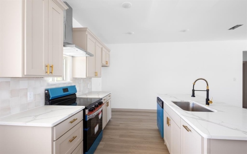 191 Cactus Canyon Drive, Bridgeport, TX 76426, 4 Bedrooms Bedrooms, ,2 BathroomsBathrooms,Residential,For Sale,191 Cactus Canyon Drive,0,21077079