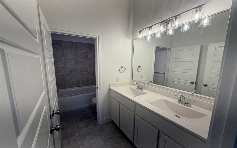 701 Seahawk Street, Joshua, TX 76058, 4 Habitaciones Habitaciones , ,2 BañosBaños,Residential,En Venta,701 Seahawk Street,0,21077171