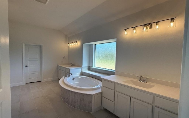 701 Seahawk Street, Joshua, TX 76058, 4 Habitaciones Habitaciones , ,2 BañosBaños,Residential,En Venta,701 Seahawk Street,0,21077171