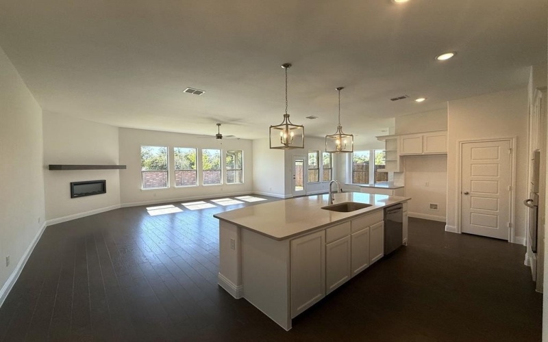 701 Seahawk Street, Joshua, TX 76058, 4 Habitaciones Habitaciones , ,2 BañosBaños,Residential,En Venta,701 Seahawk Street,0,21077171
