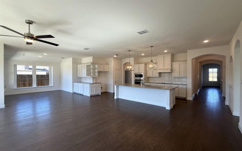 701 Seahawk Street, Joshua, TX 76058, 4 Habitaciones Habitaciones , ,2 BañosBaños,Residential,En Venta,701 Seahawk Street,0,21077171