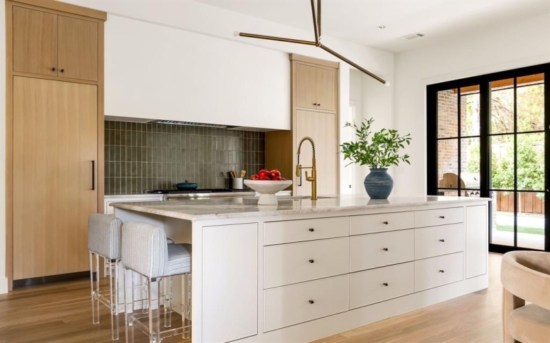 3944 Dalgreen Drive, Dallas, TX 75214, 5 Bedrooms Bedrooms, ,6 BathroomsBathrooms,Residential,For Sale,3944 Dalgreen Drive,0,21077338