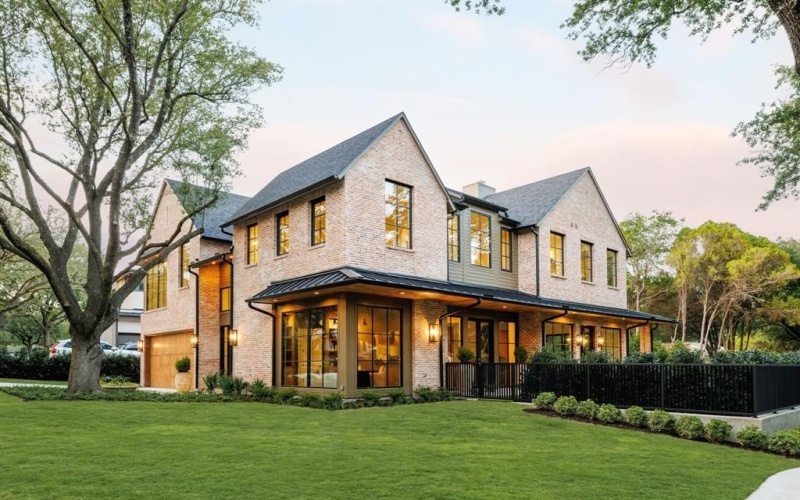 3944 Dalgreen Drive, Dallas, TX 75214, 5 Bedrooms Bedrooms, ,6 BathroomsBathrooms,Residential,For Sale,3944 Dalgreen Drive,0,21077338