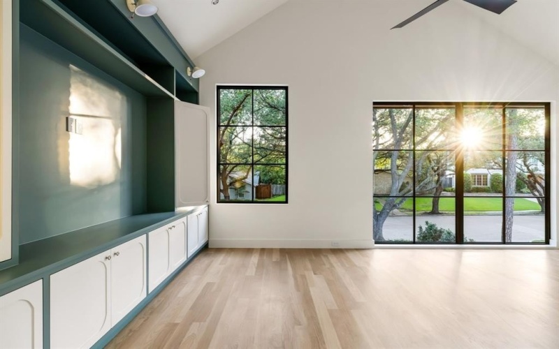 3944 Dalgreen Drive, Dallas, TX 75214, 5 Bedrooms Bedrooms, ,6 BathroomsBathrooms,Residential,For Sale,3944 Dalgreen Drive,0,21077338