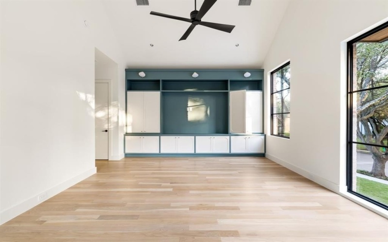 3944 Dalgreen Drive, Dallas, TX 75214, 5 Bedrooms Bedrooms, ,6 BathroomsBathrooms,Residential,For Sale,3944 Dalgreen Drive,0,21077338