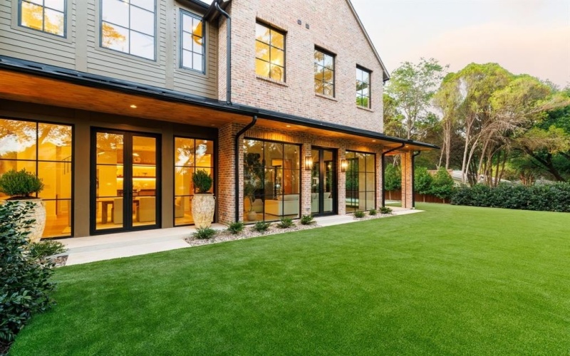 3944 Dalgreen Drive, Dallas, TX 75214, 5 Bedrooms Bedrooms, ,6 BathroomsBathrooms,Residential,For Sale,3944 Dalgreen Drive,0,21077338