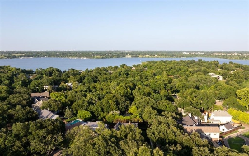 3944 Dalgreen Drive, Dallas, TX 75214, 5 Bedrooms Bedrooms, ,6 BathroomsBathrooms,Residential,For Sale,3944 Dalgreen Drive,0,21077338