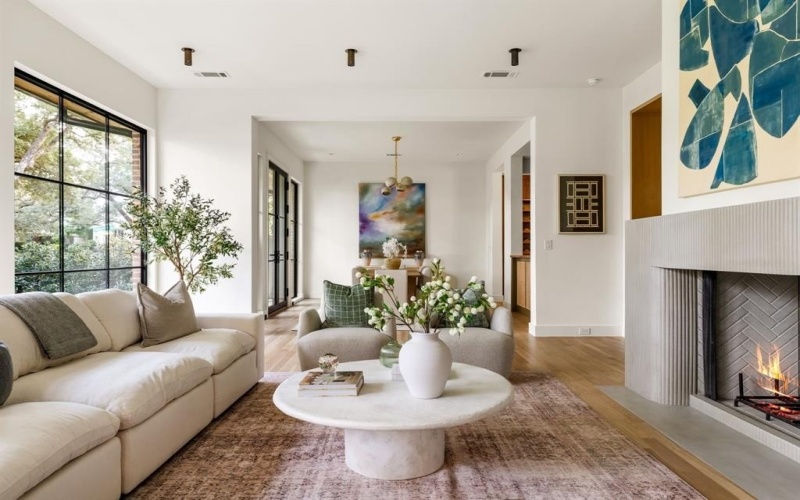 3944 Dalgreen Drive, Dallas, TX 75214, 5 Bedrooms Bedrooms, ,6 BathroomsBathrooms,Residential,For Sale,3944 Dalgreen Drive,0,21077338