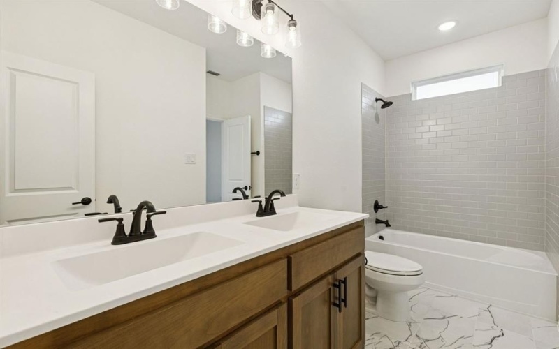 1014 Emerald Trace Drive, Justin, TX 76247, 4 Habitaciones Habitaciones , ,3 BañosBaños,Residential,En Venta,1014 Emerald Trace Drive,0,21077433