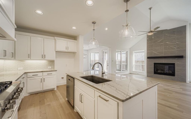 313 Barn Swallow Drive, Celina, TX 75009, 4 Habitaciones Habitaciones , ,3 BañosBaños,Residential,En Venta,313 Barn Swallow Drive,0,21077516