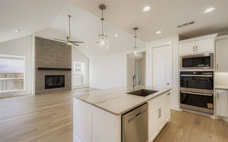 313 Barn Swallow Drive, Celina, TX 75009, 4 Habitaciones Habitaciones , ,3 BañosBaños,Residential,En Venta,313 Barn Swallow Drive,0,21077516