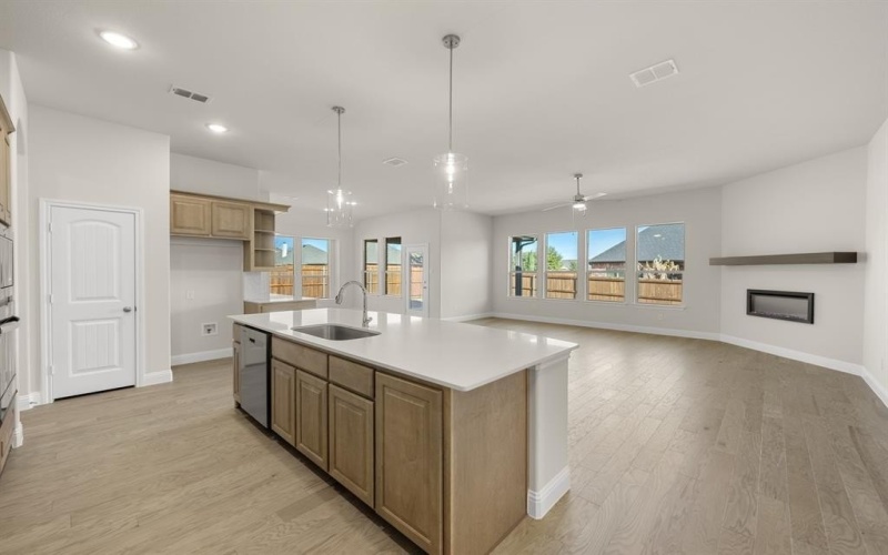 901 Meadow View Drive, Cleburne, TX 76033, 4 Habitaciones Habitaciones , ,2 BañosBaños,Residential,En Venta,901 Meadow View Drive,0,21077597