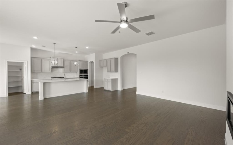 904 Meadow View Drive, Cleburne, TX 76033, 4 Bedrooms Bedrooms, ,3 BathroomsBathrooms,Residential,For Sale,904 Meadow View Drive,0,21077619