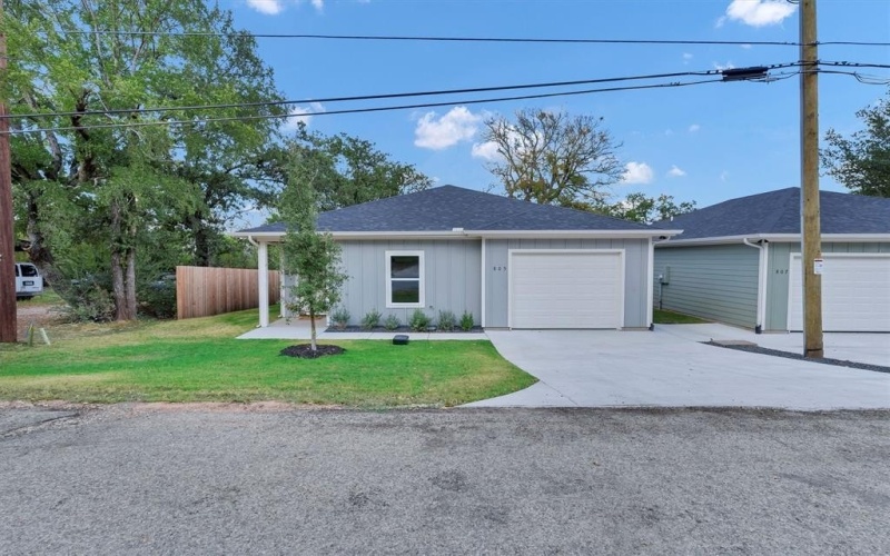 805 Branding Iron Trail, Granbury, TX 76049, 3 Bedrooms Bedrooms, ,2 BathroomsBathrooms,Residential,For Sale,805 Branding Iron Trail,0,21077673