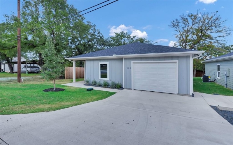 805 Branding Iron Trail, Granbury, TX 76049, 3 Bedrooms Bedrooms, ,2 BathroomsBathrooms,Residential,For Sale,805 Branding Iron Trail,0,21077673