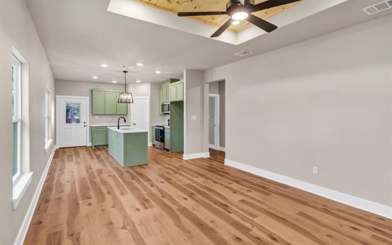 805 Branding Iron Trail, Granbury, TX 76049, 3 Bedrooms Bedrooms, ,2 BathroomsBathrooms,Residential,For Sale,805 Branding Iron Trail,0,21077673