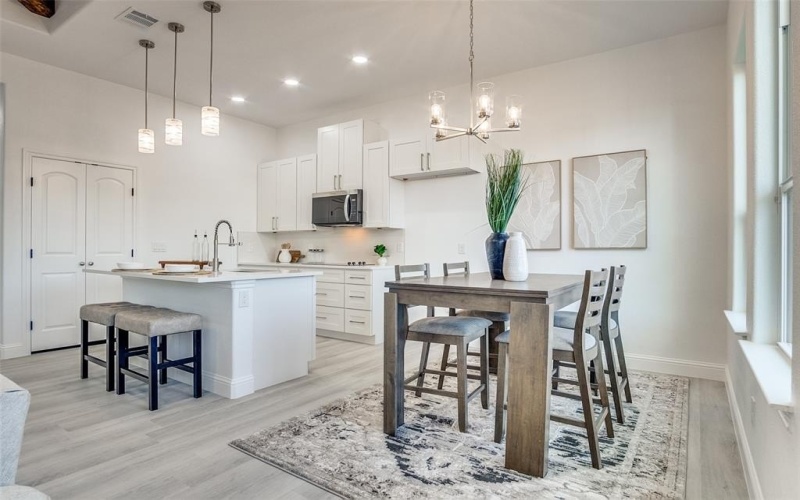 5612 Barkridge Drive, Granbury, TX 76048, 4 Bedrooms Bedrooms, ,3 BathroomsBathrooms,Residential,For Sale,5612 Barkridge Drive,0,21077681