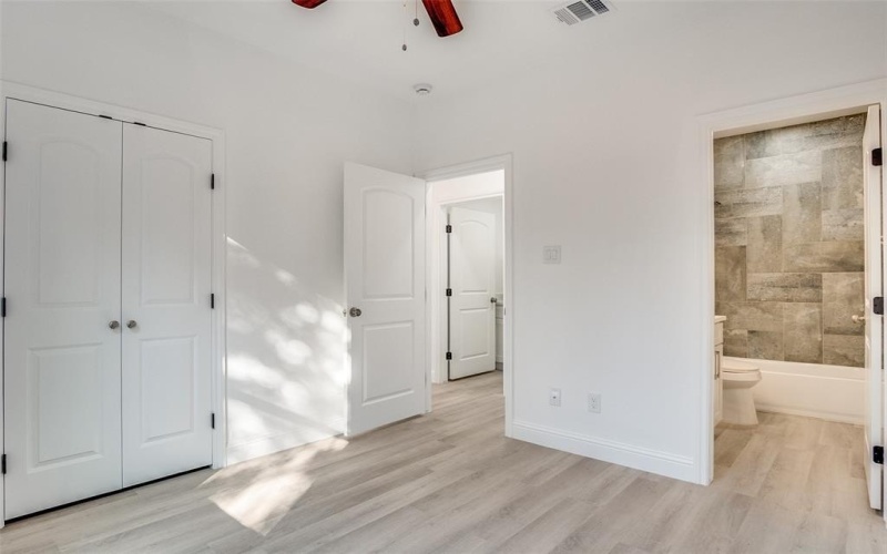 5612 Barkridge Drive, Granbury, TX 76048, 4 Bedrooms Bedrooms, ,3 BathroomsBathrooms,Residential,For Sale,5612 Barkridge Drive,0,21077681