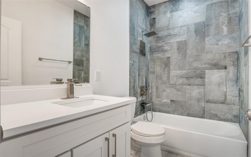 5612 Barkridge Drive, Granbury, TX 76048, 4 Bedrooms Bedrooms, ,3 BathroomsBathrooms,Residential,For Sale,5612 Barkridge Drive,0,21077681