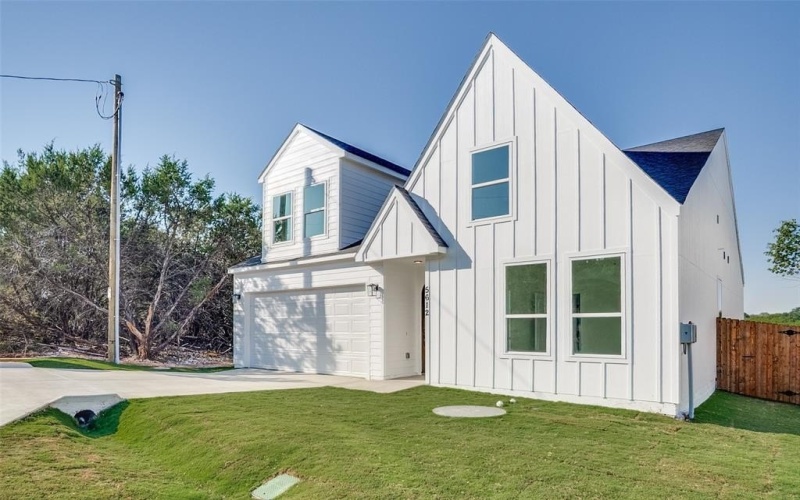 5612 Barkridge Drive, Granbury, TX 76048, 4 Bedrooms Bedrooms, ,3 BathroomsBathrooms,Residential,For Sale,5612 Barkridge Drive,0,21077681