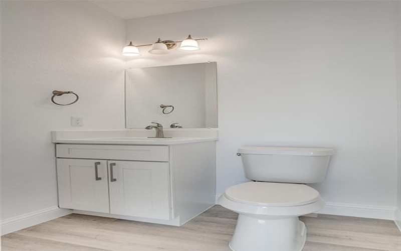 5612 Barkridge Drive, Granbury, TX 76048, 4 Bedrooms Bedrooms, ,3 BathroomsBathrooms,Residential,For Sale,5612 Barkridge Drive,0,21077681