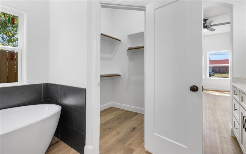 4715 Ramey Avenue, Fort Worth, TX 76105, 4 Bedrooms Bedrooms, ,2 BathroomsBathrooms,Residential,For Sale,4715 Ramey Avenue,0,21077687