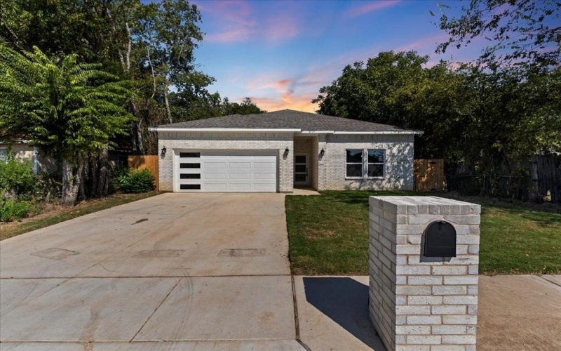 4715 Ramey Avenue, Fort Worth, TX 76105, 4 Bedrooms Bedrooms, ,2 BathroomsBathrooms,Residential,For Sale,4715 Ramey Avenue,0,21077687