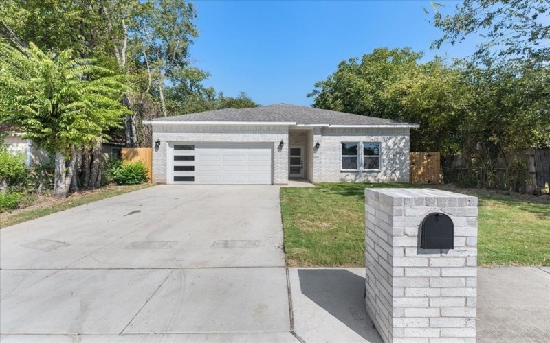 4715 Ramey Avenue, Fort Worth, TX 76105, 4 Bedrooms Bedrooms, ,2 BathroomsBathrooms,Residential,For Sale,4715 Ramey Avenue,0,21077687