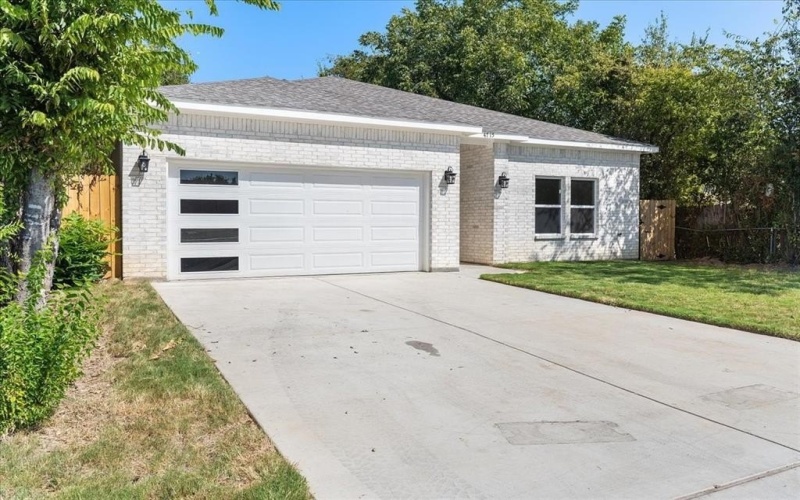 4715 Ramey Avenue, Fort Worth, TX 76105, 4 Bedrooms Bedrooms, ,2 BathroomsBathrooms,Residential,For Sale,4715 Ramey Avenue,0,21077687