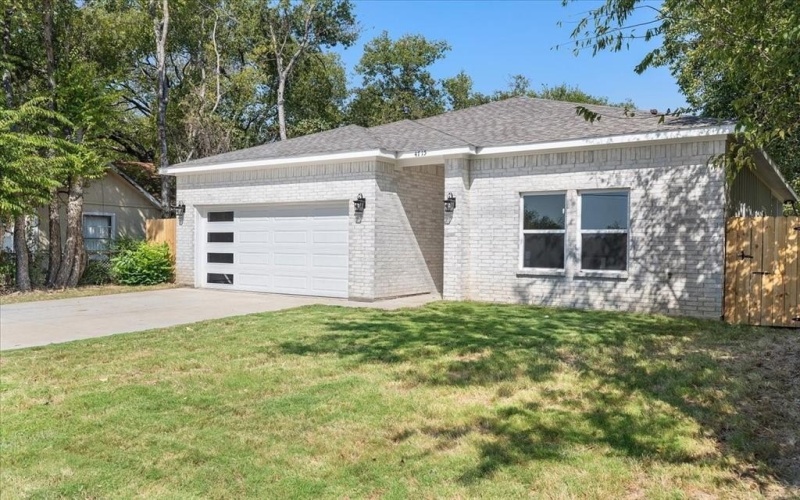 4715 Ramey Avenue, Fort Worth, TX 76105, 4 Bedrooms Bedrooms, ,2 BathroomsBathrooms,Residential,For Sale,4715 Ramey Avenue,0,21077687