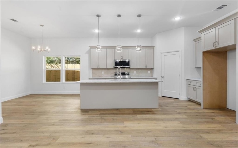 4715 Ramey Avenue, Fort Worth, TX 76105, 4 Bedrooms Bedrooms, ,2 BathroomsBathrooms,Residential,For Sale,4715 Ramey Avenue,0,21077687