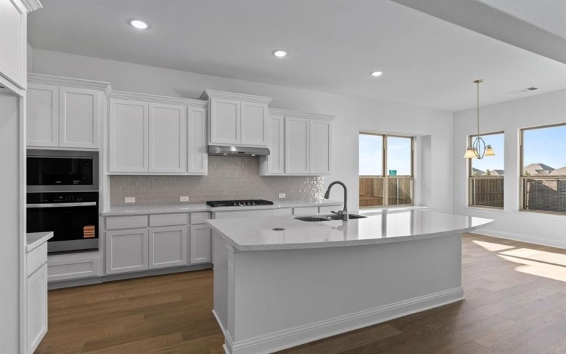 2211 Birch Street, Mansfield, TX 76063, 5 Bedrooms Bedrooms, ,5 BathroomsBathrooms,Residential,For Sale,2211 Birch Street,0,21077742