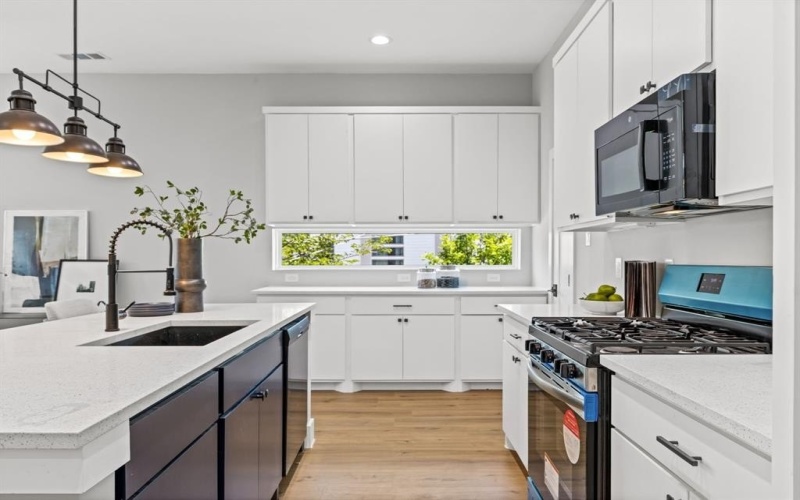 4709 Virginia Avenue #4, Dallas, TX 75204, 3 Habitaciones Habitaciones , ,3 BañosBaños,Residential,En Venta,4709 Virginia Avenue,0,21077755