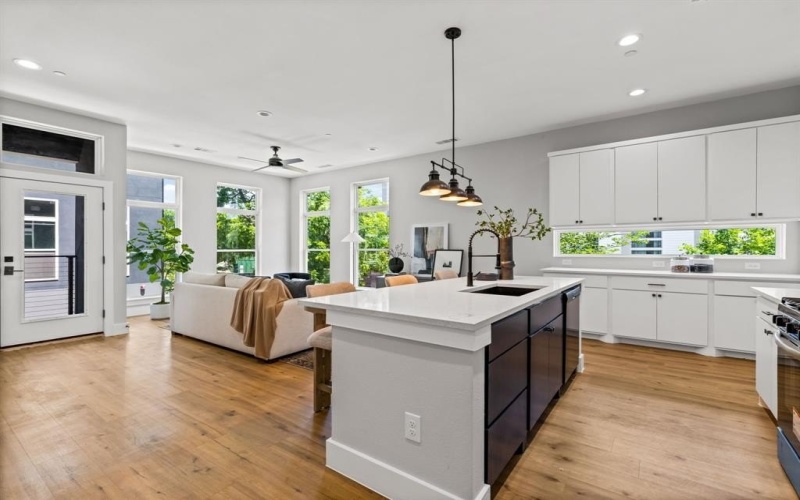 4709 Virginia Avenue #4, Dallas, TX 75204, 3 Habitaciones Habitaciones , ,3 BañosBaños,Residential,En Venta,4709 Virginia Avenue,0,21077755