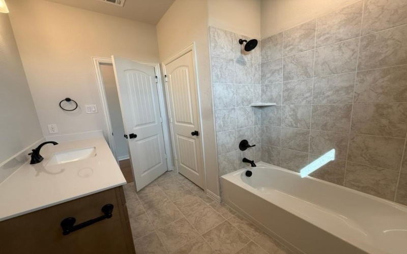 30 Roosevelt Lane, Valley View, TX 76272, 4 Habitaciones Habitaciones , ,2 BañosBaños,Residential,En Venta,30 Roosevelt Lane,0,21077831