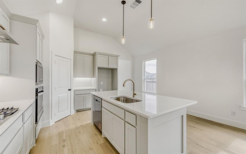 6024 Silverstein Street, Fort Worth, TX 76126, 3 Habitaciones Habitaciones , ,2 BañosBaños,Residential,En Venta,6024 Silverstein Street,0,21077918