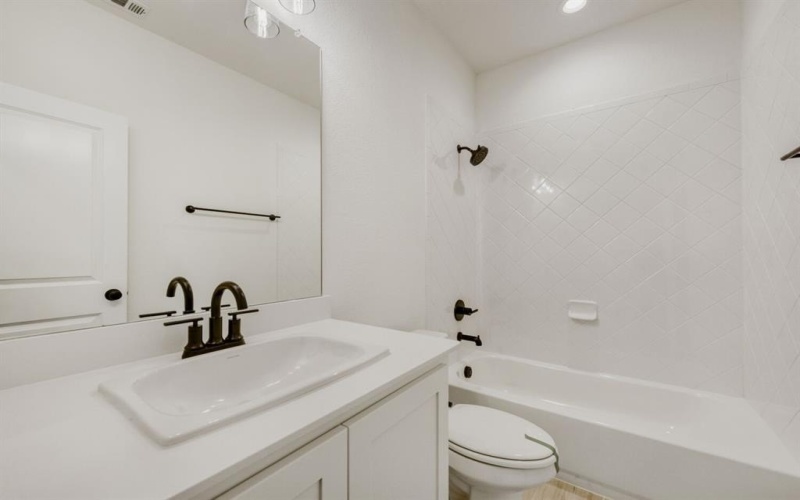 6024 Silverstein Street, Fort Worth, TX 76126, 3 Habitaciones Habitaciones , ,2 BañosBaños,Residential,En Venta,6024 Silverstein Street,0,21077918