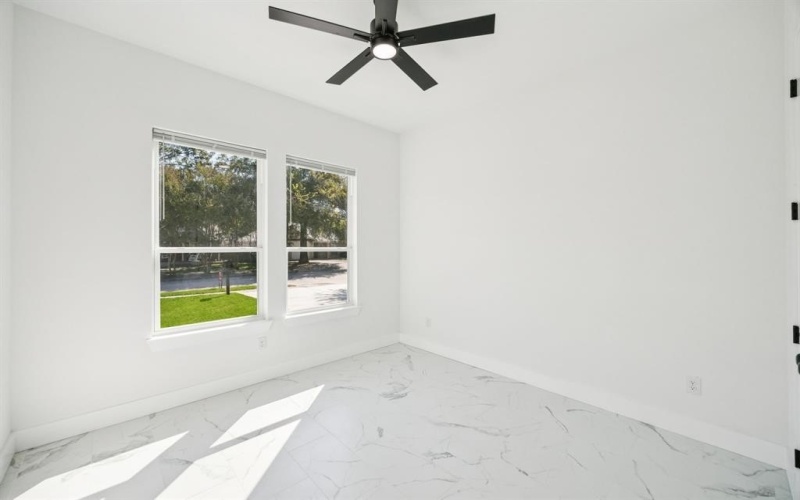 811 N Bond Avenue, Dallas, TX 75211, 4 Habitaciones Habitaciones , ,3 BañosBaños,Residential,En Venta,811 N Bond Avenue,0,21077983