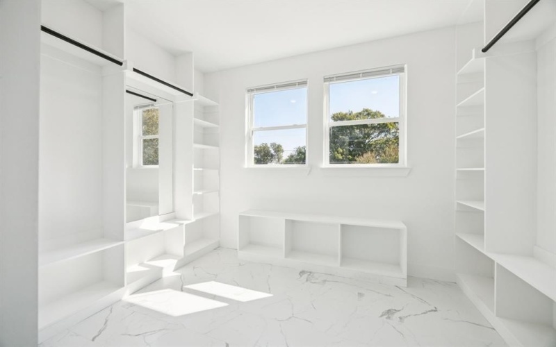 811 N Bond Avenue, Dallas, TX 75211, 4 Habitaciones Habitaciones , ,3 BañosBaños,Residential,En Venta,811 N Bond Avenue,0,21077983