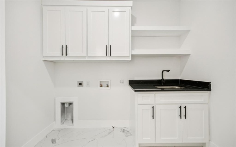 811 N Bond Avenue, Dallas, TX 75211, 4 Habitaciones Habitaciones , ,3 BañosBaños,Residential,En Venta,811 N Bond Avenue,0,21077983