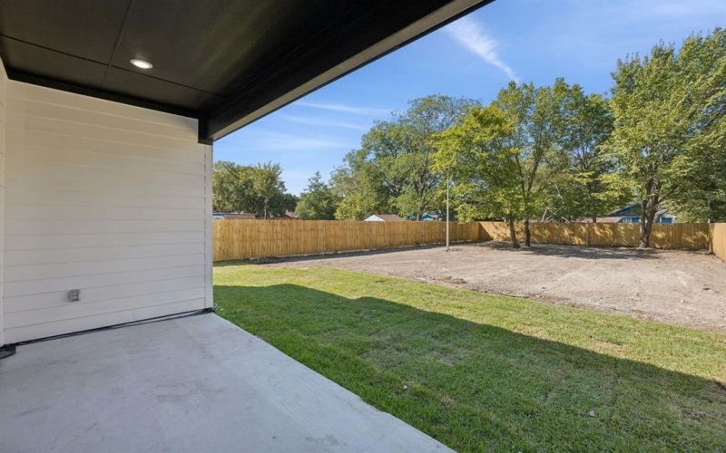 811 N Bond Avenue, Dallas, TX 75211, 4 Habitaciones Habitaciones , ,3 BañosBaños,Residential,En Venta,811 N Bond Avenue,0,21077983