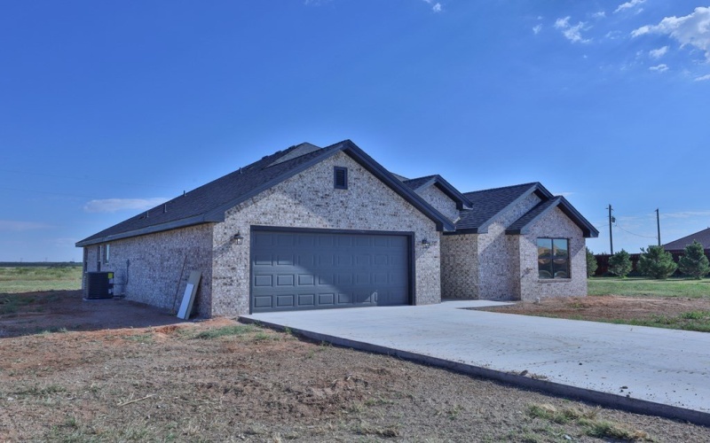 1611 Quanah Parker St, Plains, TX 79355, 4 Habitaciones Habitaciones , ,2 BañosBaños,Residential,En Venta,1611 Quanah Parker St,0,163436