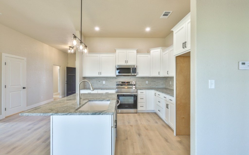 1611 Quanah Parker St, Plains, TX 79355, 4 Habitaciones Habitaciones , ,2 BañosBaños,Residential,En Venta,1611 Quanah Parker St,0,163436