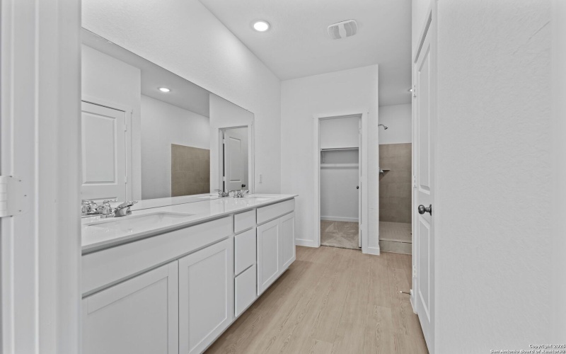 724 Horsetail Ln, New Braunfels, TX 78132, 3 Habitaciones Habitaciones , ,2 BañosBaños,Residential,En Venta,724 Horsetail Ln,0,1912684