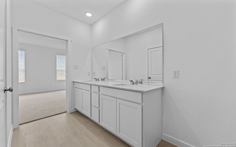 724 Horsetail Ln, New Braunfels, TX 78132, 3 Habitaciones Habitaciones , ,2 BañosBaños,Residential,En Venta,724 Horsetail Ln,0,1912684