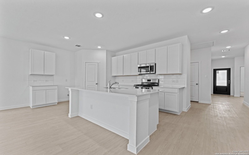 724 Horsetail Ln, New Braunfels, TX 78132, 3 Habitaciones Habitaciones , ,2 BañosBaños,Residential,En Venta,724 Horsetail Ln,0,1912684