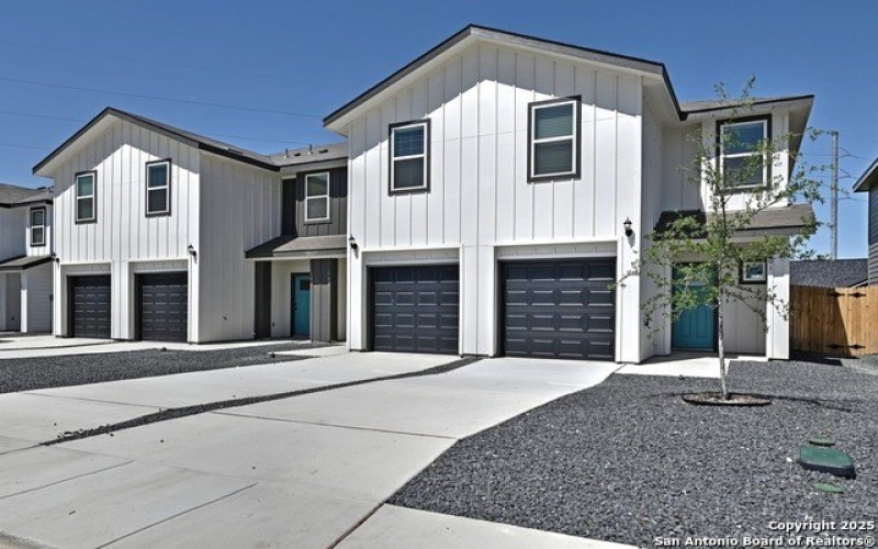 11319 Clearmine, San Antonio, TX 78224, ,8 BañosBaños,Residential Multi Family,En Venta,11319 Clearmine,0,1912756
