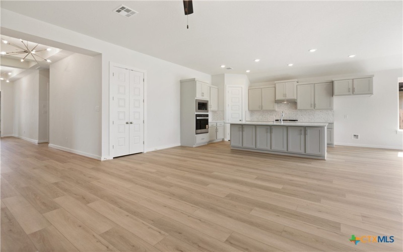 609 Borchers Boulevard, New Braunfels, TX 78132, 4 Bedrooms Bedrooms, ,3 BathroomsBathrooms,Residential,For Sale,609 Borchers Boulevard,0,594496